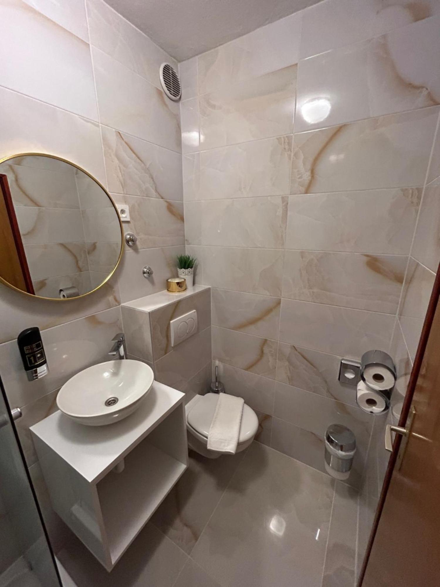 Apartments And Rooms Diana Задар Екстериор снимка